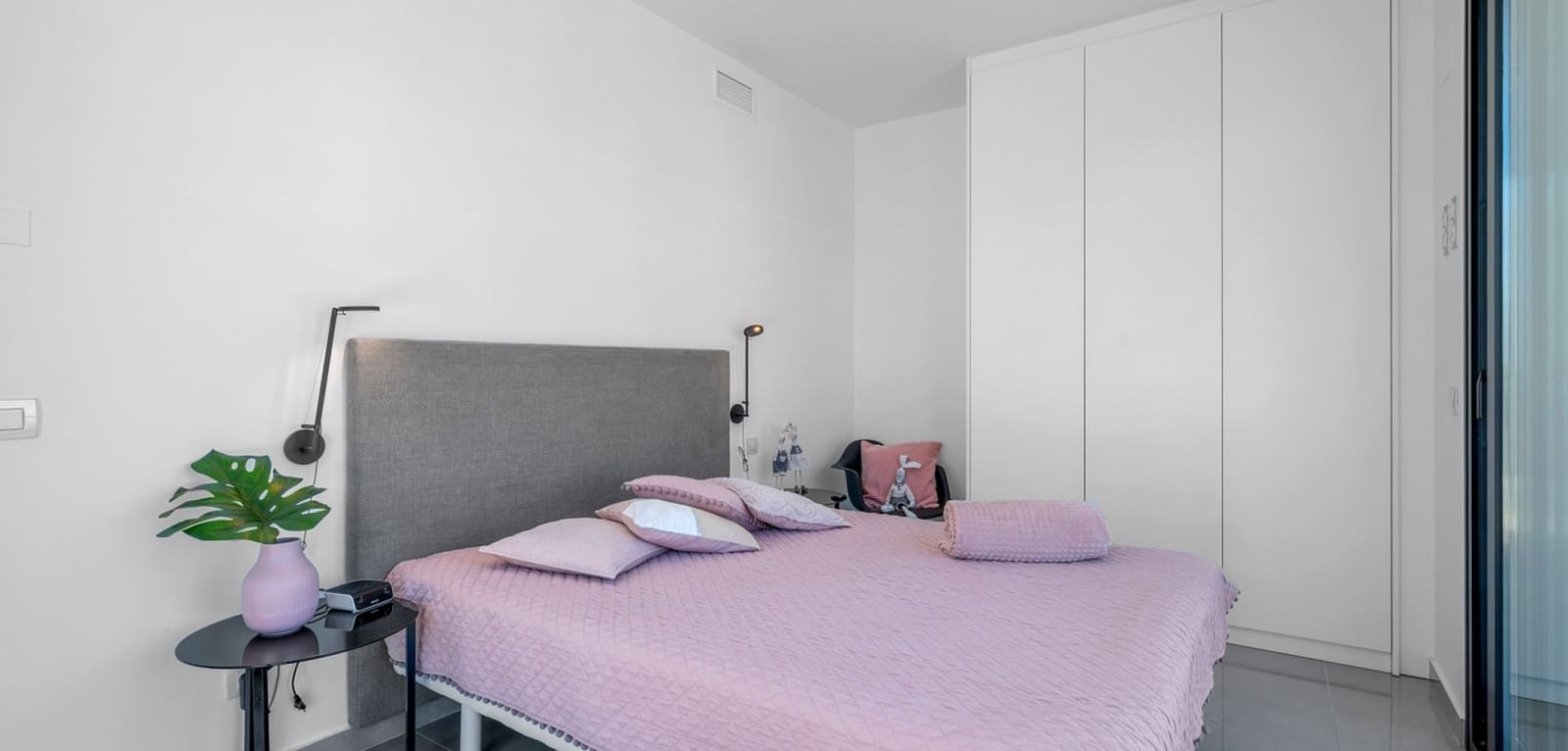 4 slaapkamer Villa te koop in Guardamar del Segura met zwembad - € 1.390.000 (Ref: 9164120)