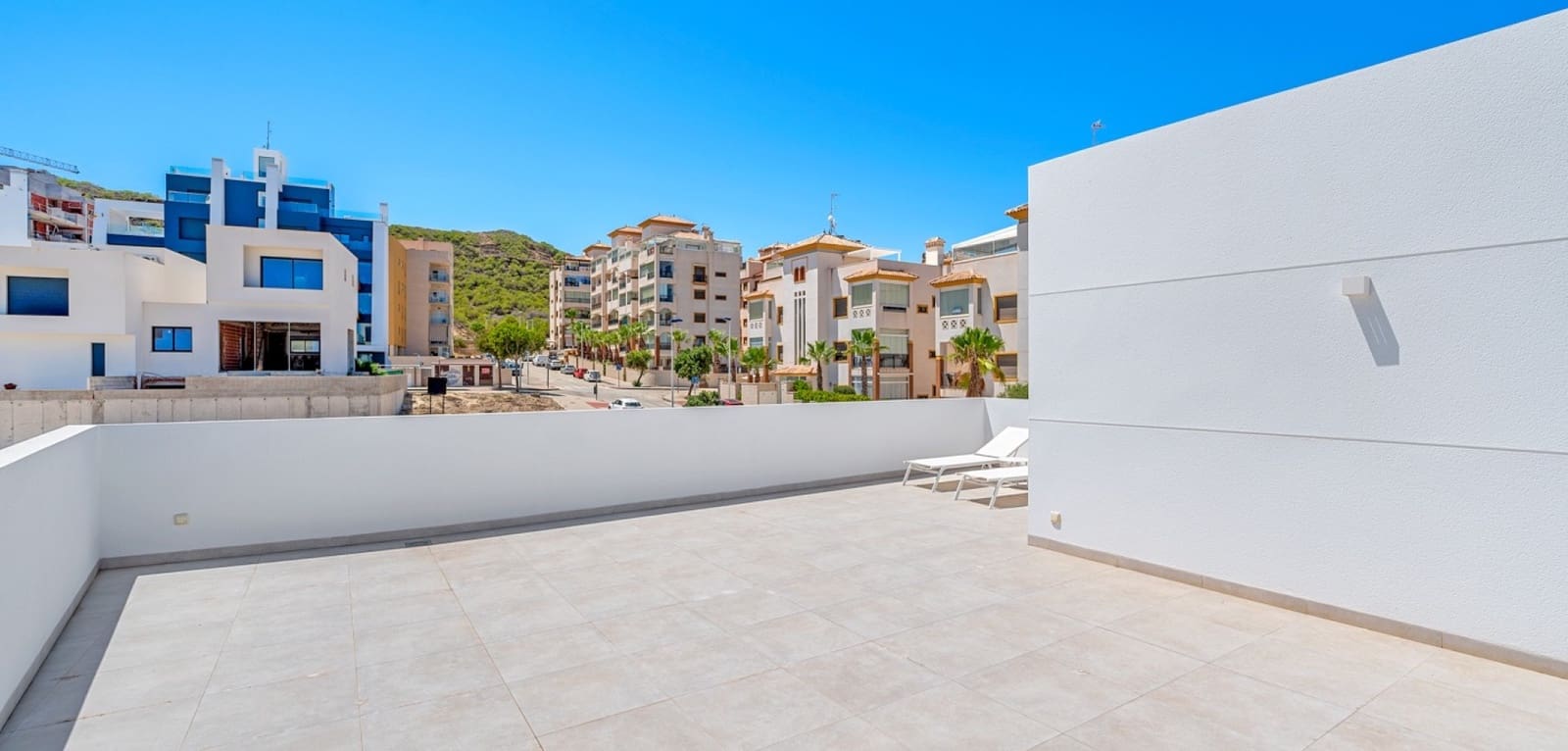 4 slaapkamer Villa te koop in Guardamar del Segura met zwembad - € 1.390.000 (Ref: 9164120)