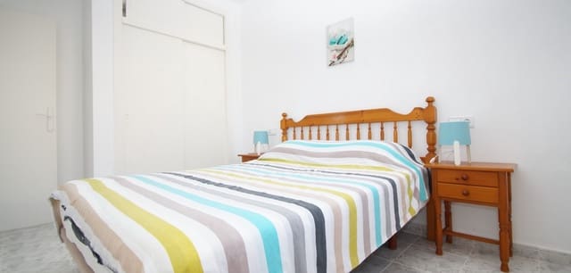 Bungalow de 2 habitaciones en Playa Flamenca, Orihuela en venta con piscina - 145.000 € (Ref: 9164121)