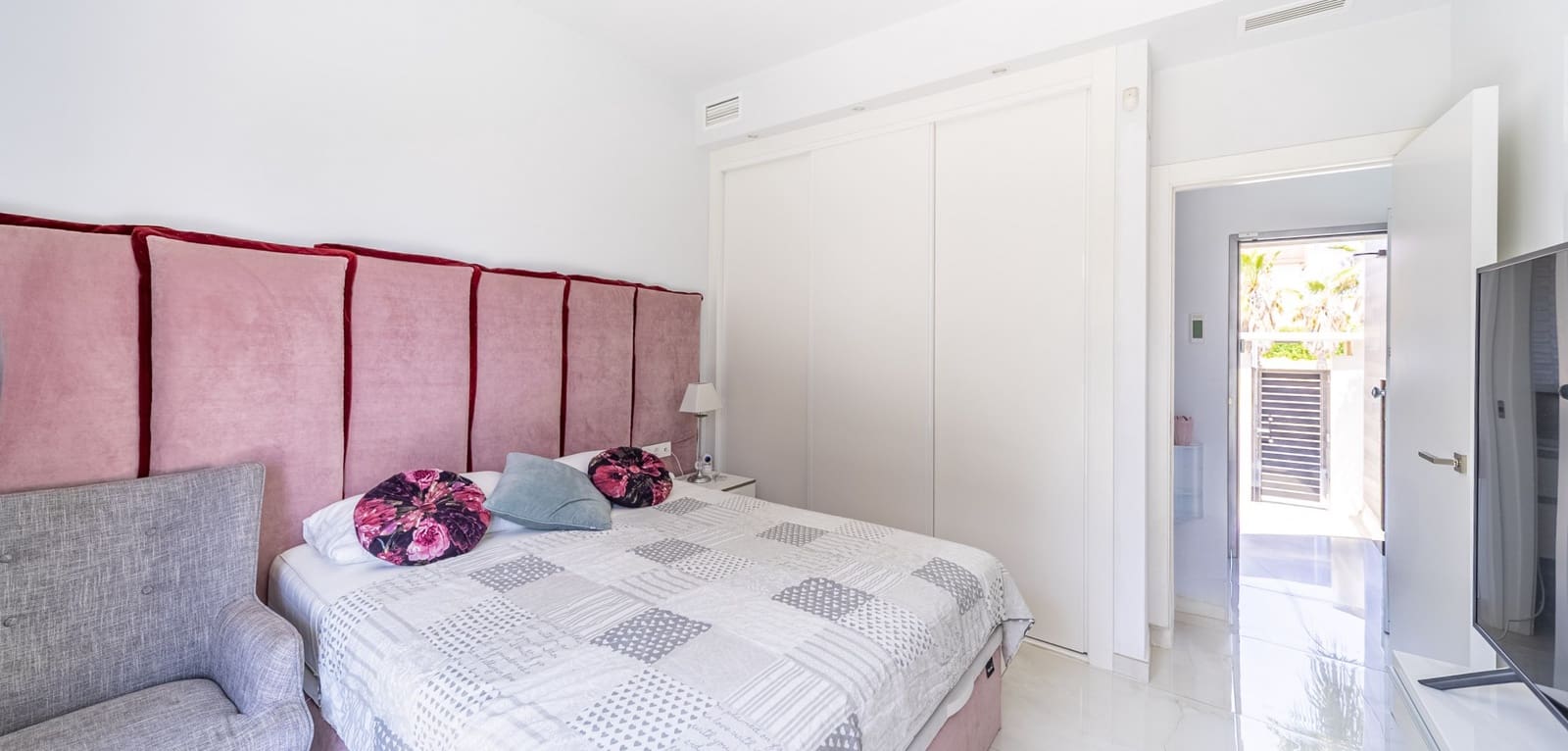 4 bedroom Villa for sale in Orihuela Costa with pool - € 759,000 (Ref: 9186253)