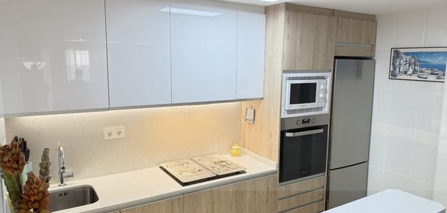 2 slaapkamer Appartement te koop in La Zenia, Orihuela met zwembad - € 229.000 (Ref: 9189888)