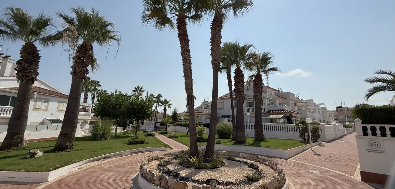 2 slaapkamer Appartement te koop in La Zenia met zwembad - € 229.000 (Ref: 9189888)