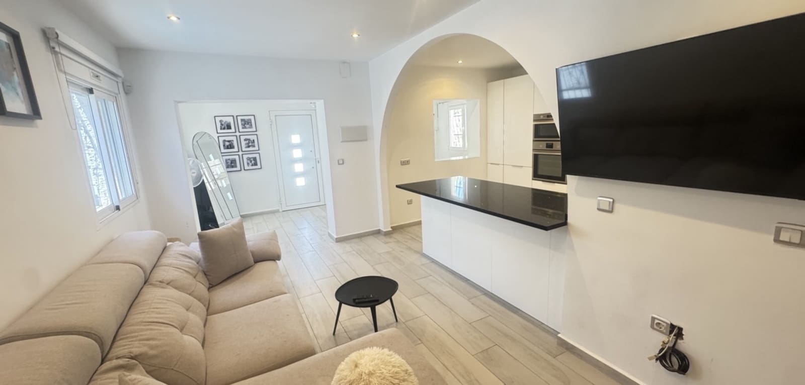 2 soveværelse Villa til salg i Villamartin med swimmingpool - € 265.000 (Ref: 9198041)