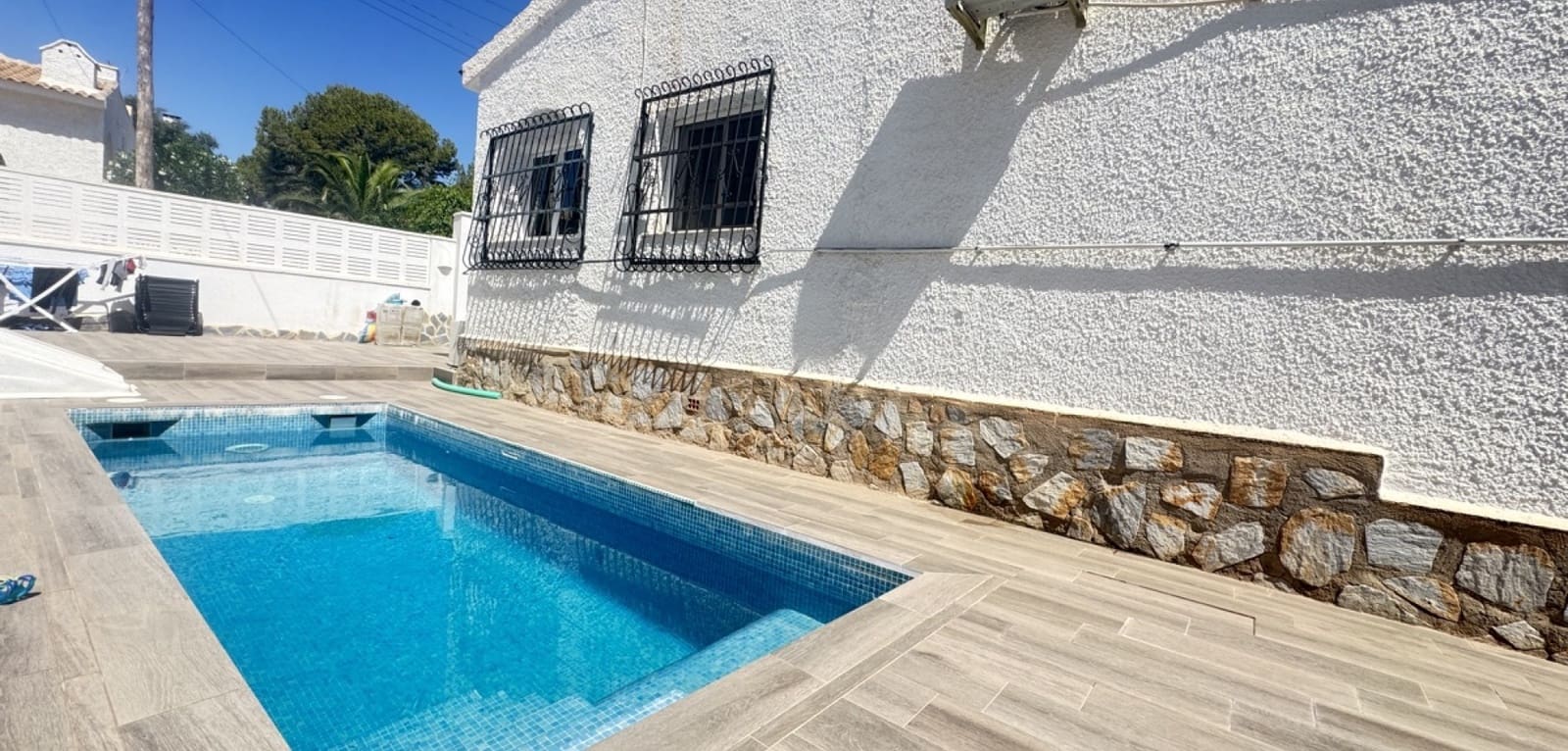 2 soveværelse Villa til salg i Villamartin med swimmingpool - € 265.000 (Ref: 9198041)