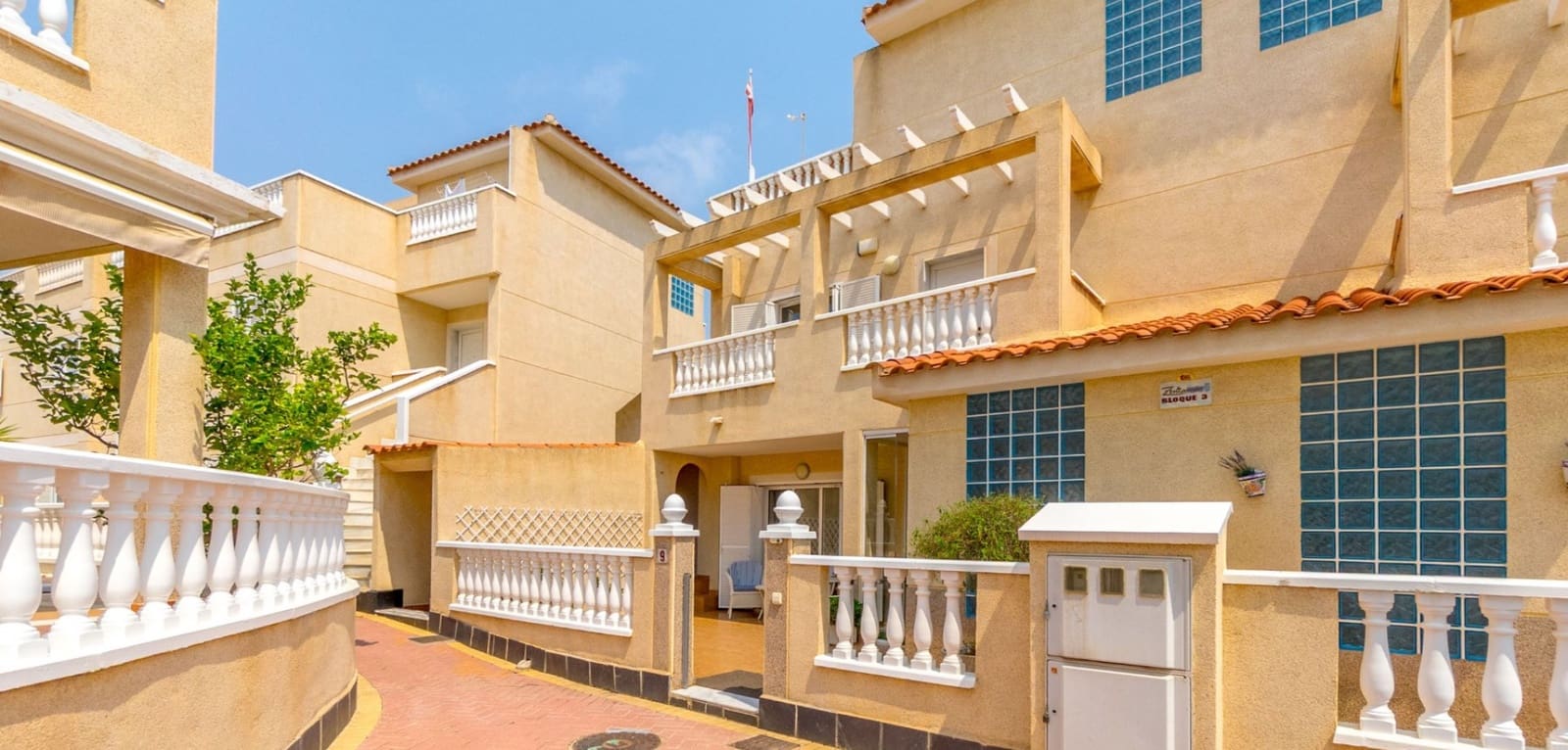 3 sypialnia Dom na sprzedaż w Playa Flamenca z basenem - 339 000 € (Ref: 9199946)