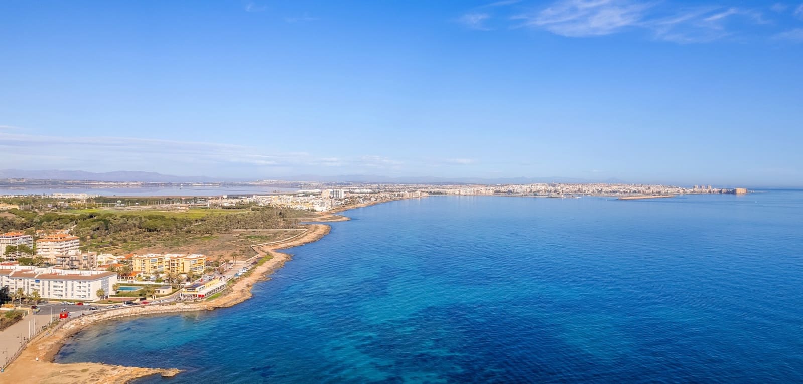 2 slaapkamer Appartement te koop in Orihuela Costa met zwembad - € 479.000 (Ref: 9201800)