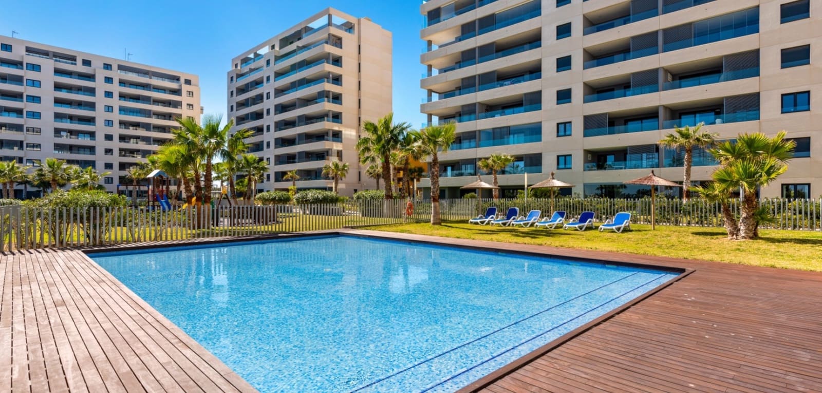 2 slaapkamer Appartement te koop in Orihuela Costa met zwembad - € 479.000 (Ref: 9201800)