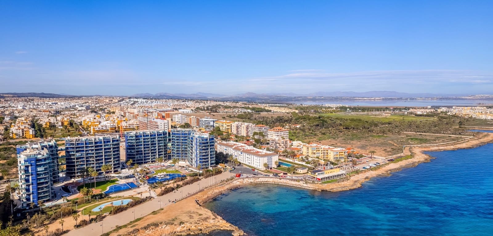 2 slaapkamer Appartement te koop in Orihuela Costa met zwembad - € 479.000 (Ref: 9201800)