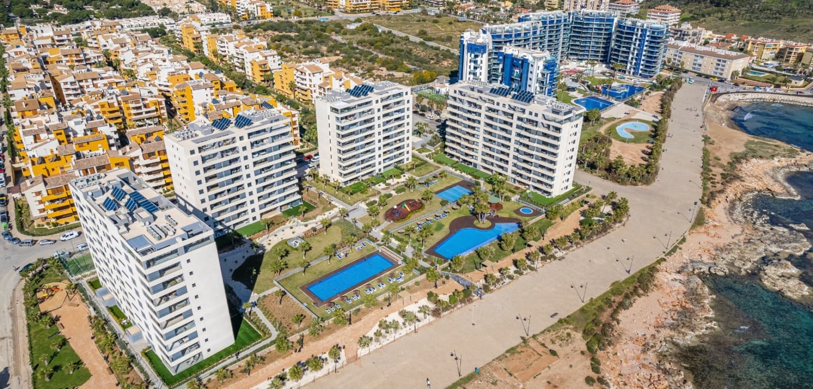 2 slaapkamer Appartement te koop in Orihuela Costa met zwembad - € 479.000 (Ref: 9201800)