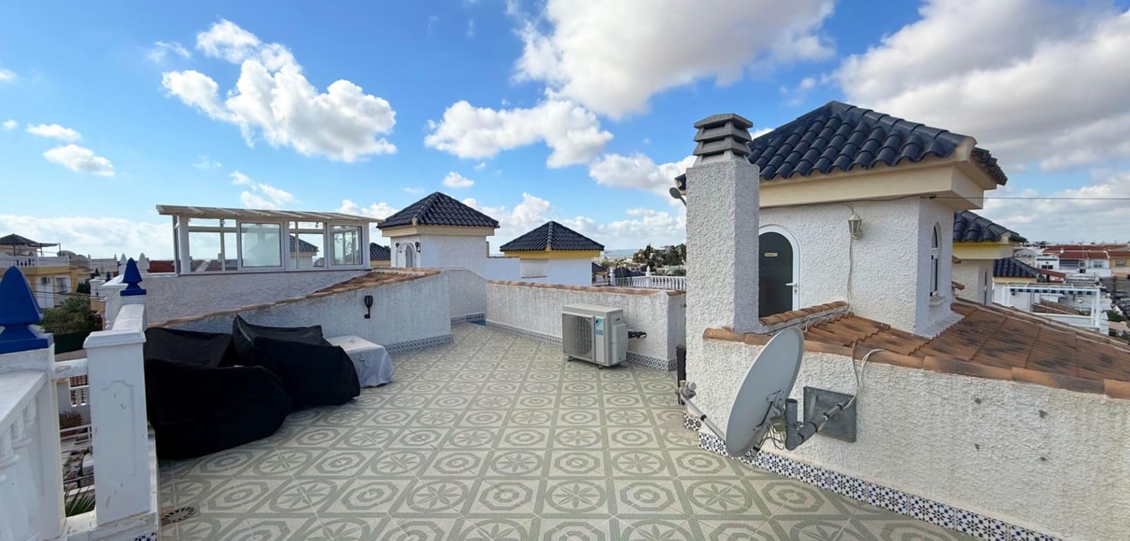 2 soveværelse Semi-Rækkehus til salg i Ciudad Quesada med swimmingpool - € 199.000 (Ref: 9231840)