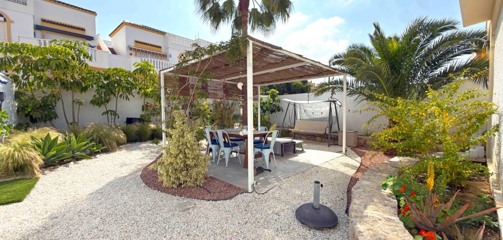 2 soveværelse Semi-Rækkehus til salg i Ciudad Quesada med swimmingpool - € 199.000 (Ref: 9231840)