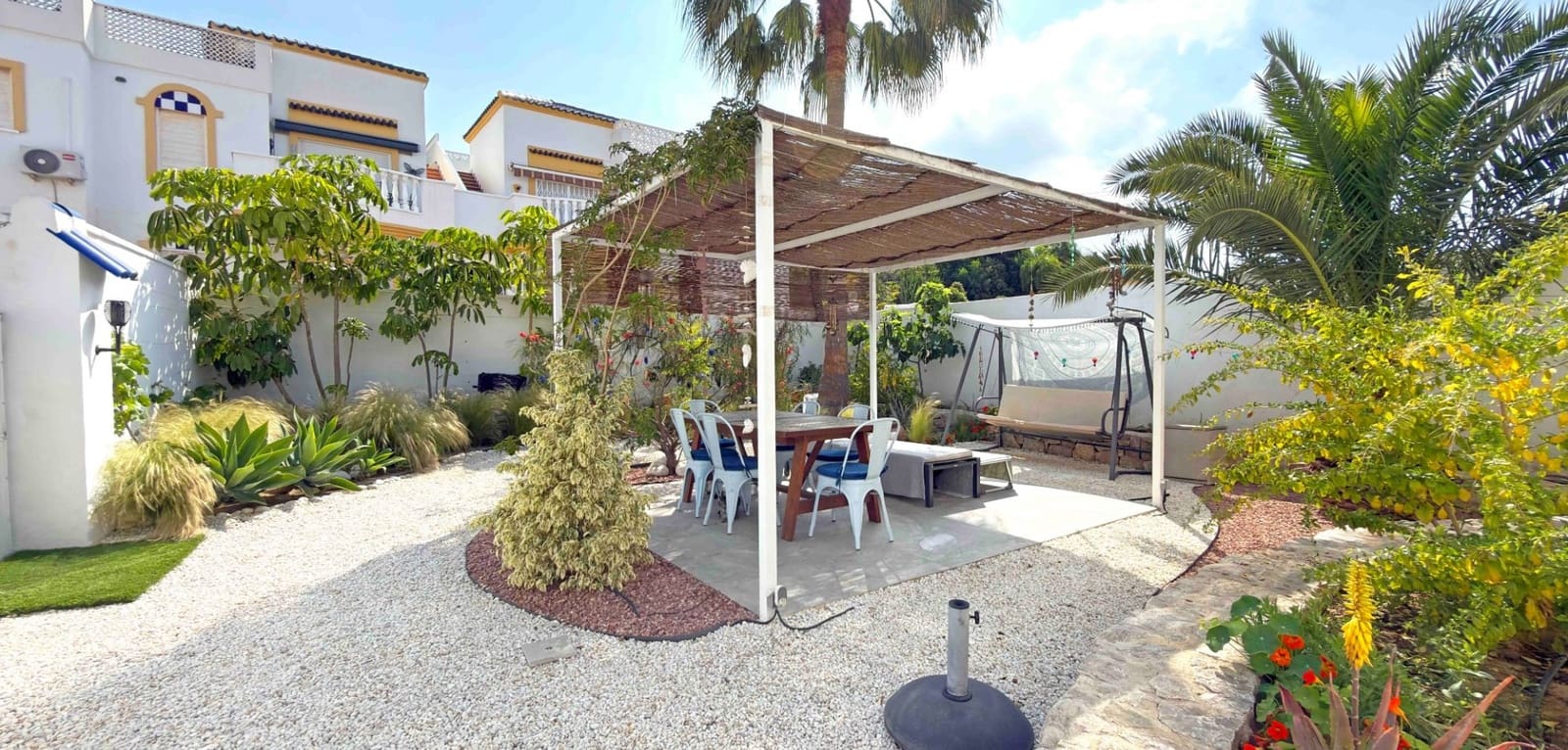 2 soveværelse Semi-Rækkehus til salg i Ciudad Quesada med swimmingpool - € 199.000 (Ref: 9231840)