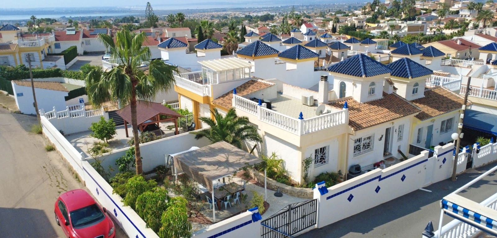 2 soveværelse Semi-Rækkehus til salg i Ciudad Quesada med swimmingpool - € 199.000 (Ref: 9231840)