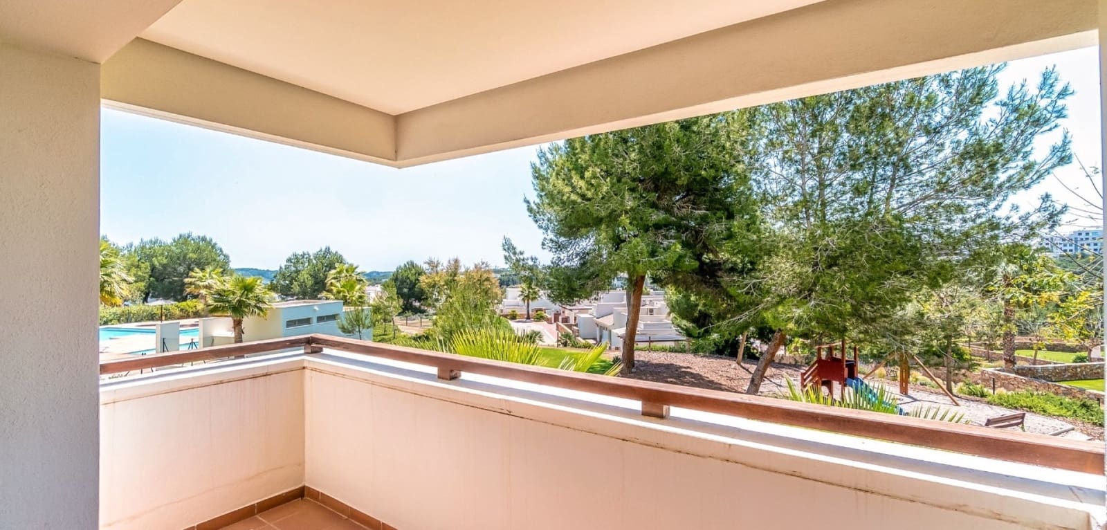 Apartamento de 3 habitaciones en Las Colinas Golf en venta con piscina garaje - 345.000 € (Ref: 9231841)