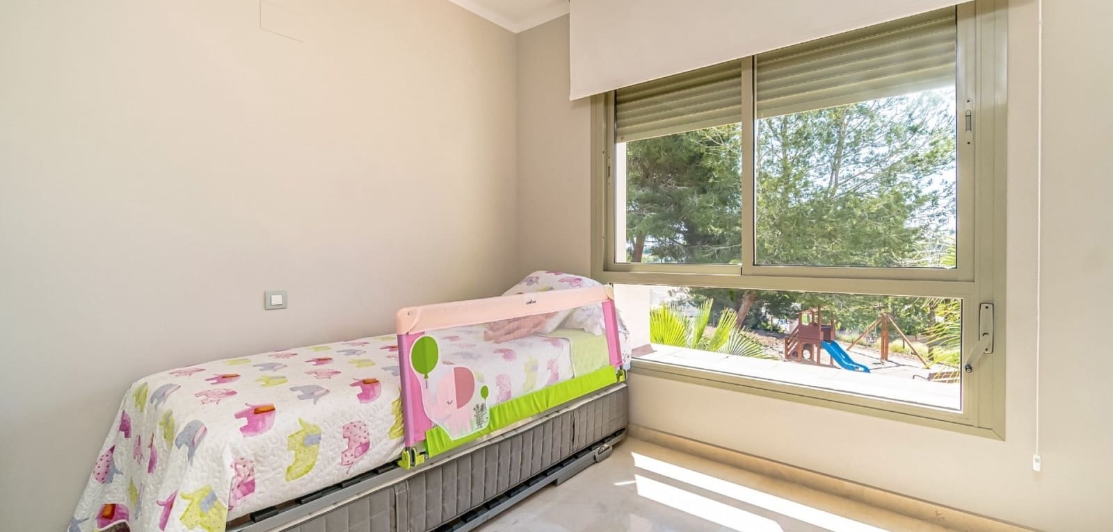 Apartamento de 3 habitaciones en Las Colinas Golf en venta con piscina garaje - 345.000 € (Ref: 9231841)