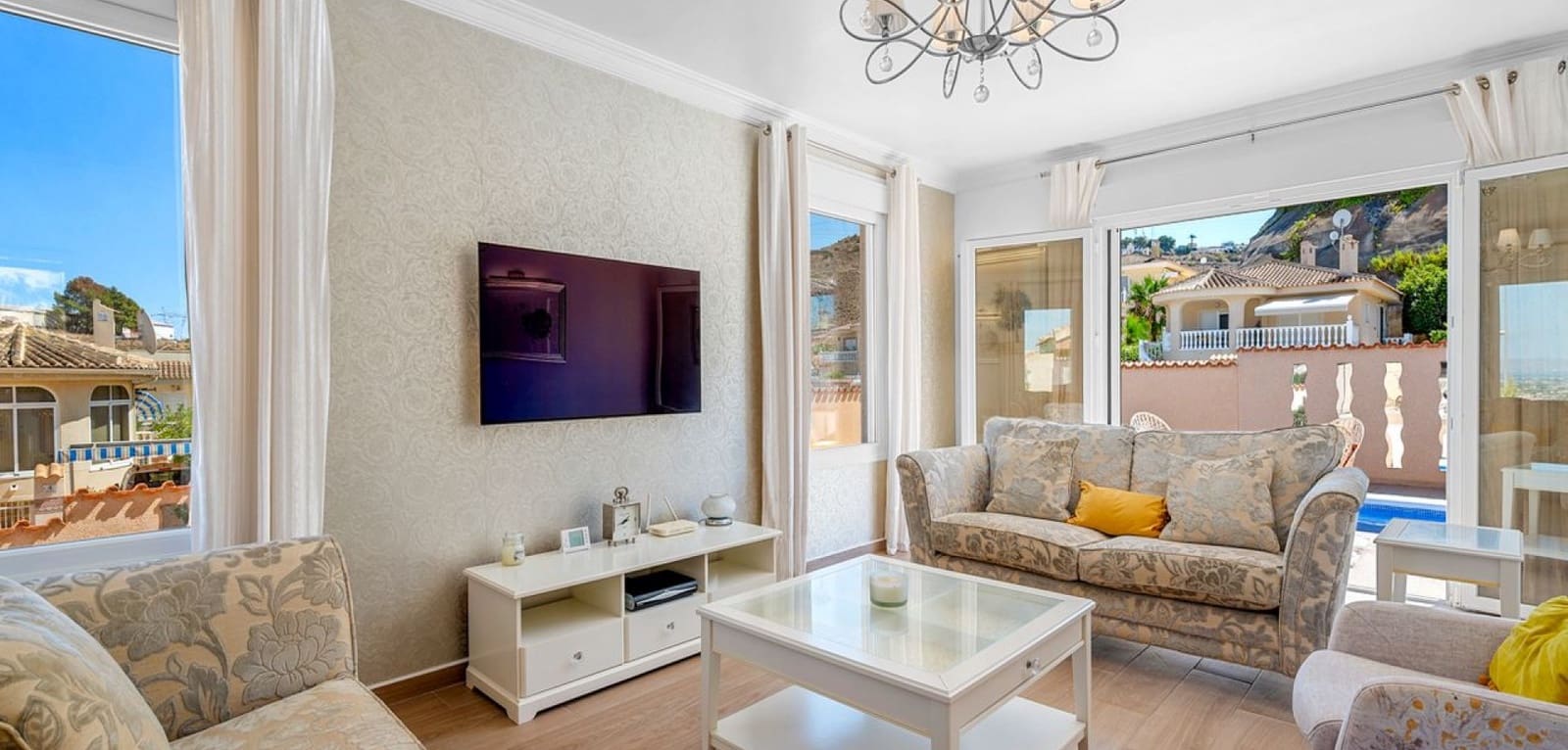 3 bedroom Villa for sale in Rojales with pool - € 449,000 (Ref: 9231844)