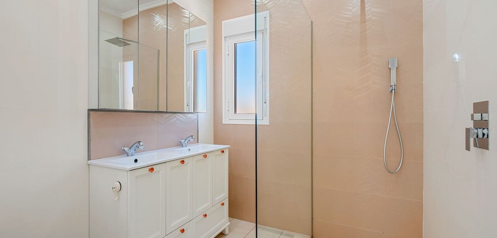 3 bedroom Villa for sale in Rojales with pool - € 449,000 (Ref: 9231844)