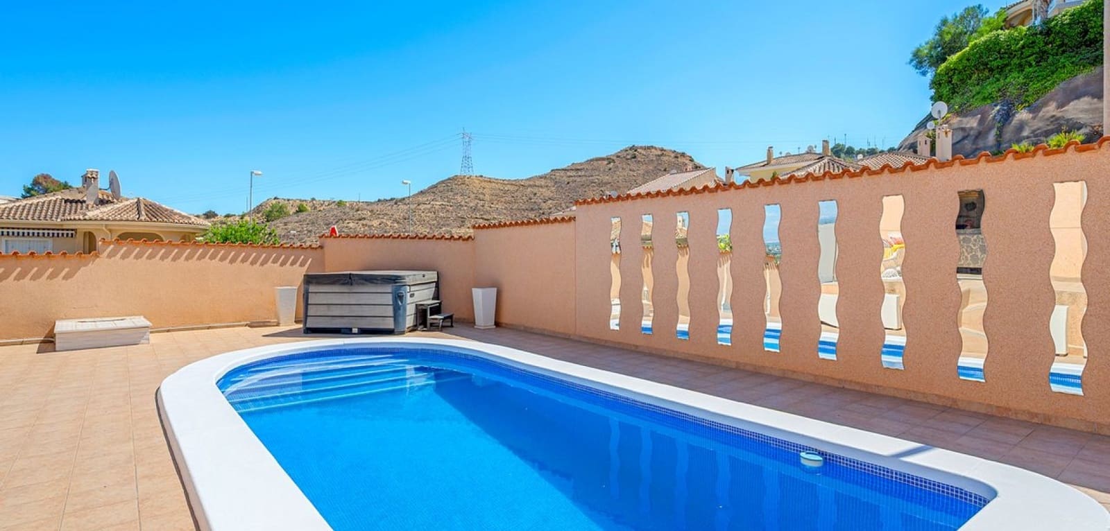 3 bedroom Villa for sale in Rojales with pool - € 449,000 (Ref: 9231844)