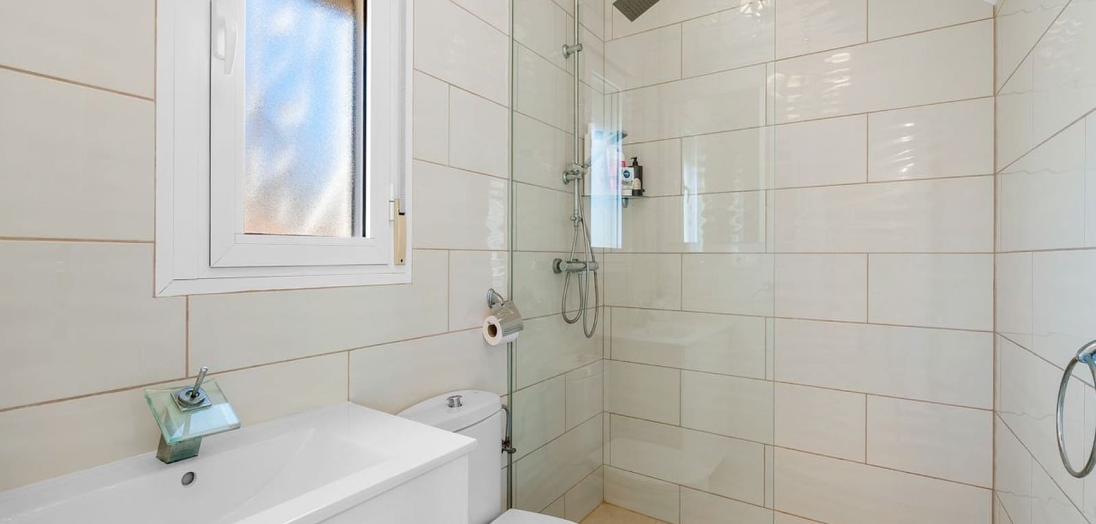 3 bedroom Villa for sale in Rojales with pool - € 449,000 (Ref: 9231844)