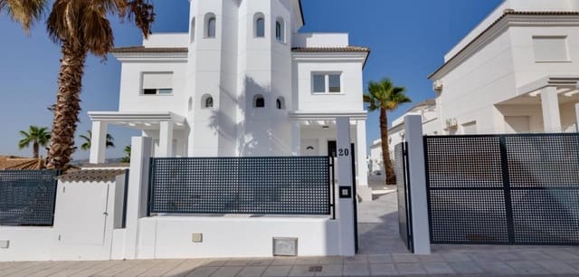 2 soveværelse Villa til salg i La Marina, Elche / Elx med swimmingpool - € 280.000 (Ref: 9248974)
