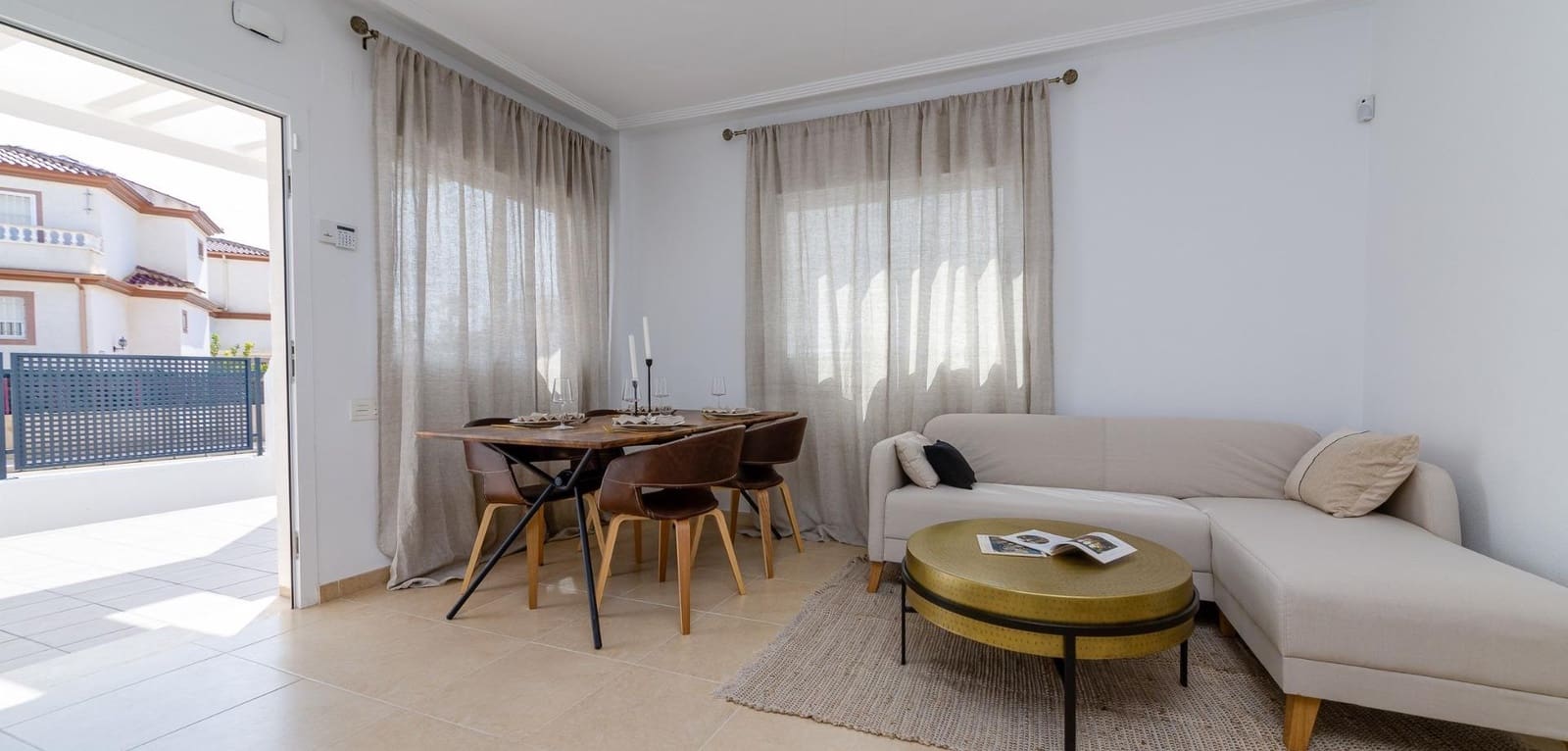 2 Zimmer Villa zu verkaufen in La Marina mit Pool - 280.000 € (Ref: 9248974)