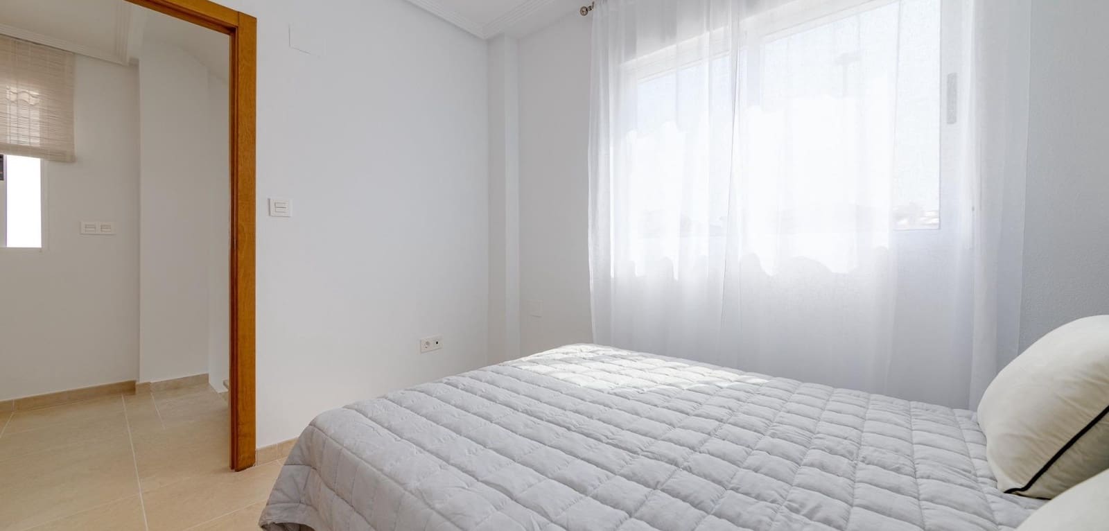 2 Zimmer Villa zu verkaufen in La Marina mit Pool - 280.000 € (Ref: 9248974)