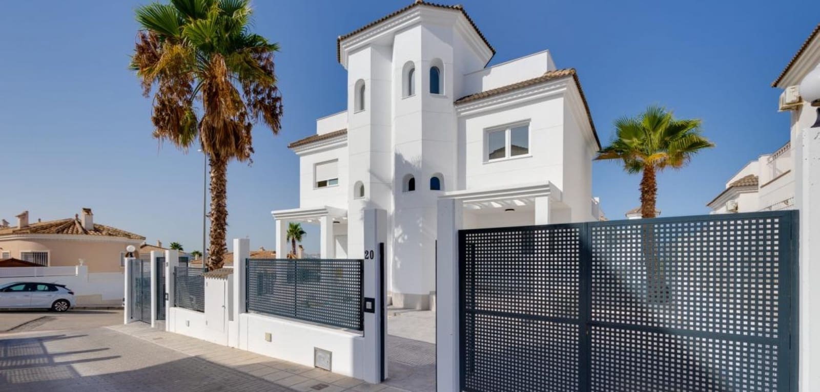2 Zimmer Villa zu verkaufen in La Marina mit Pool - 280.000 € (Ref: 9248974)