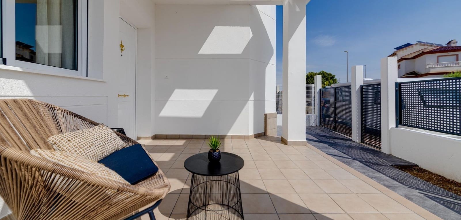 2 Zimmer Villa zu verkaufen in La Marina mit Pool - 280.000 € (Ref: 9248974)