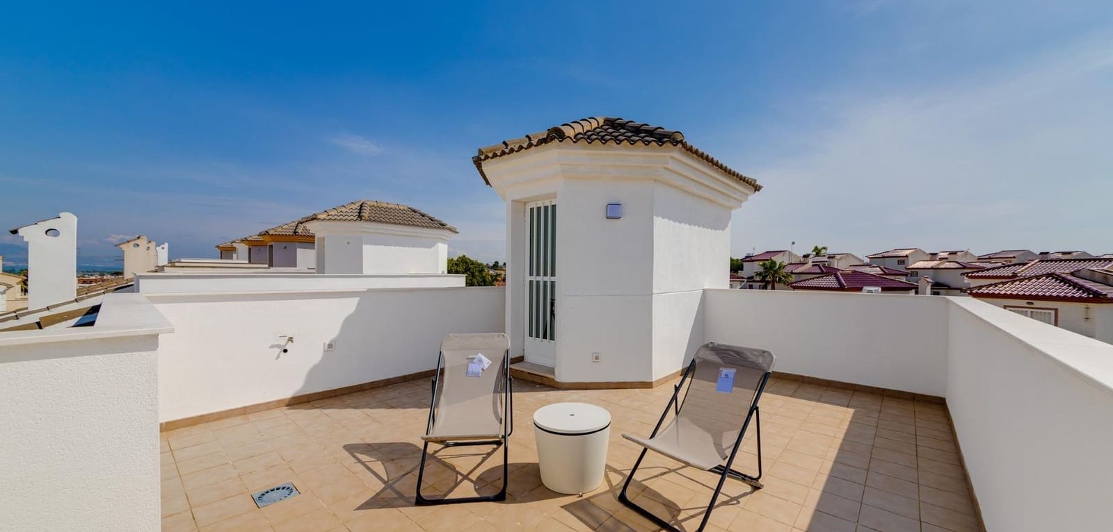 2 Zimmer Villa zu verkaufen in La Marina mit Pool - 280.000 € (Ref: 9248974)