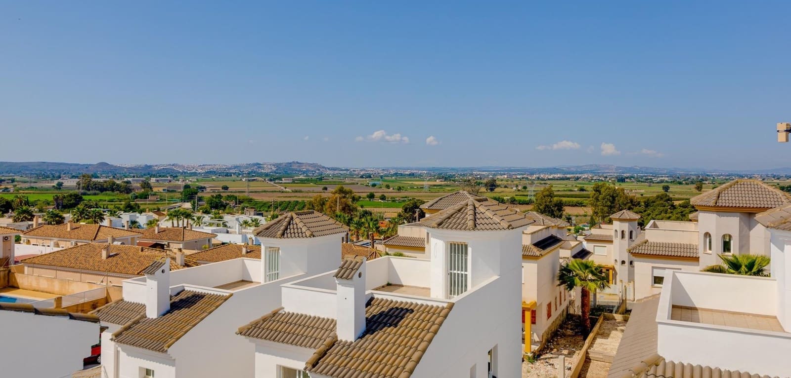 2 Zimmer Villa zu verkaufen in La Marina mit Pool - 280.000 € (Ref: 9248974)