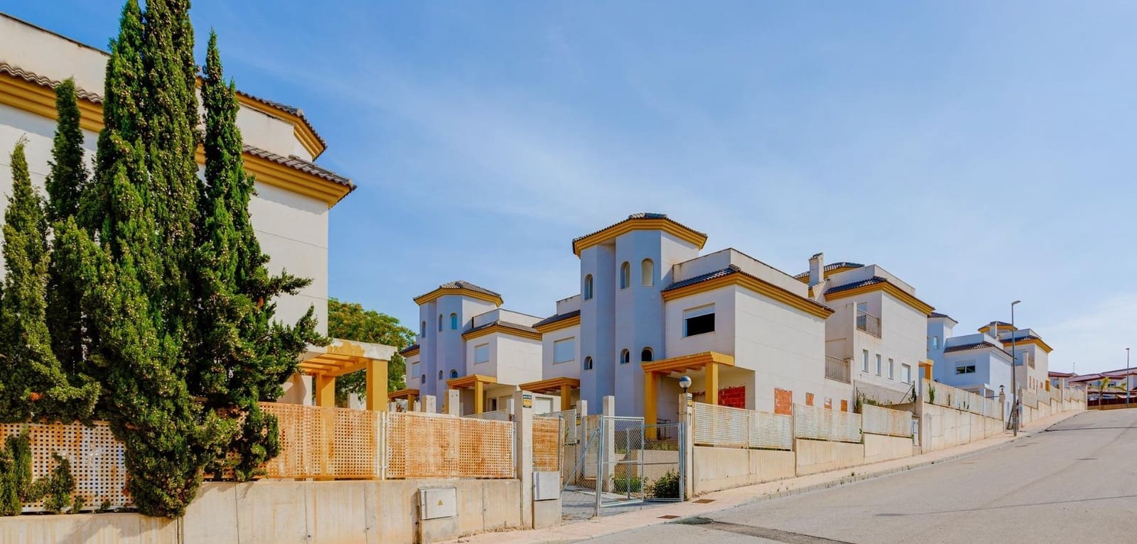 2 Zimmer Villa zu verkaufen in La Marina mit Pool - 280.000 € (Ref: 9248974)