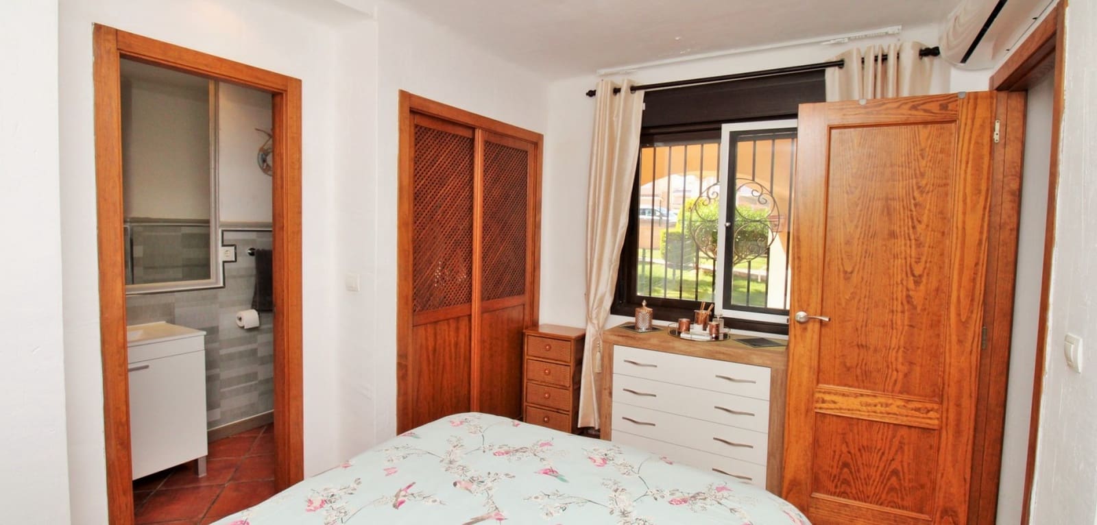 2 bedroom Apartment for sale in Orihuela Costa with pool - € 194,950 (Ref: 9248976)