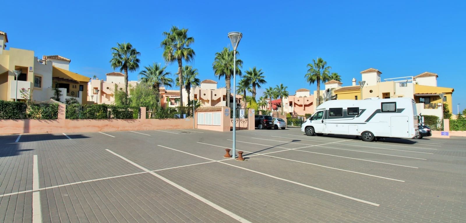 2 bedroom Apartment for sale in Orihuela Costa with pool - € 194,950 (Ref: 9248976)