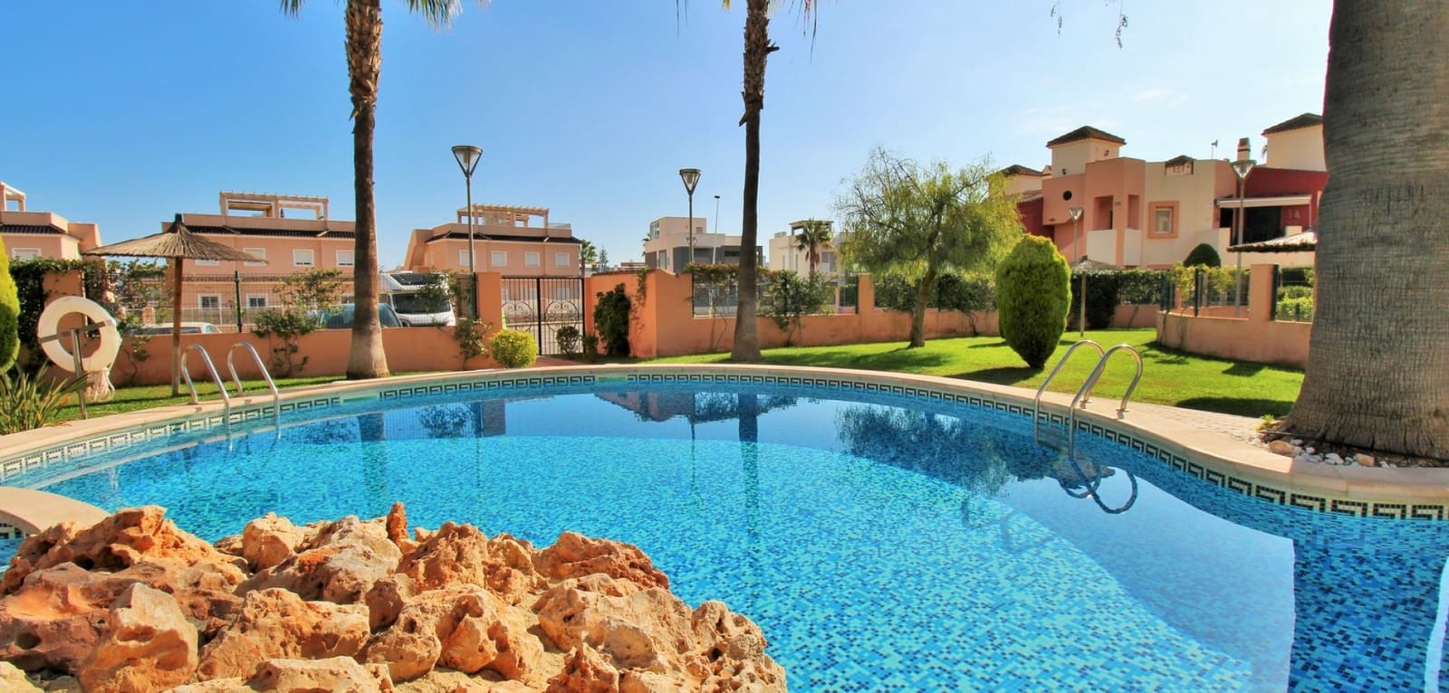 2 bedroom Apartment for sale in Orihuela Costa with pool - € 194,950 (Ref: 9248976)