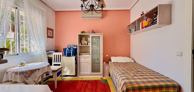 3 soverom Hus til salgs i Ciudad Quesada, Rojales med svømmebasseng - € 249 000 (Ref: 9248985)