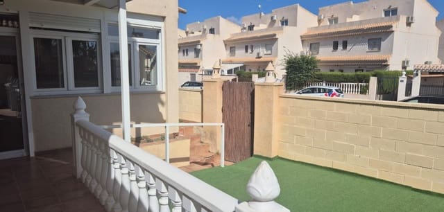 3 soveværelse Byhus til salg i La Zenia, Orihuela med swimmingpool - € 239.000 (Ref: 9248996)