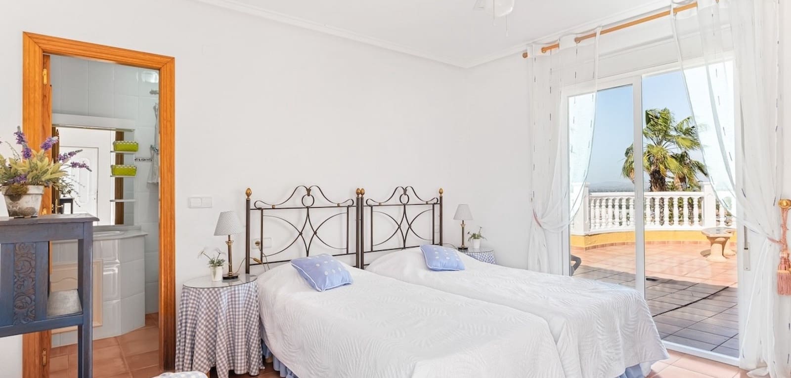 Chalet de 3 habitaciones en Gran Alacant en venta con piscina - 580.000 € (Ref: 9255561)