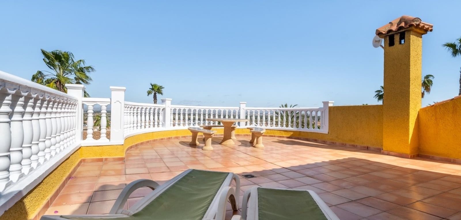 Chalet de 3 habitaciones en Gran Alacant en venta con piscina - 580.000 € (Ref: 9255561)