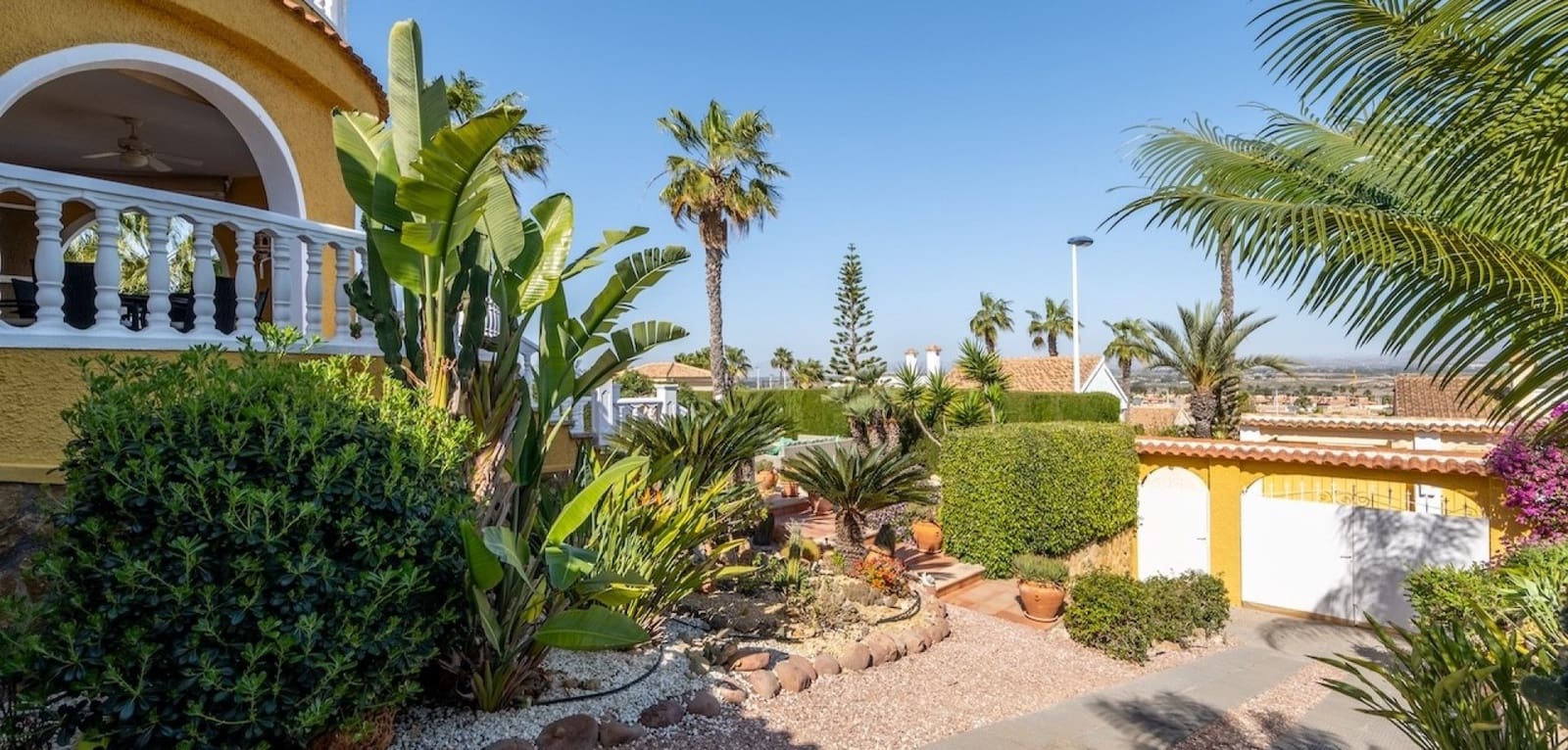 Chalet de 3 habitaciones en Gran Alacant en venta con piscina - 580.000 € (Ref: 9255561)