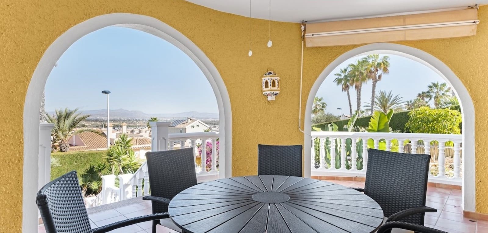 Chalet de 3 habitaciones en Gran Alacant en venta con piscina - 580.000 € (Ref: 9255561)