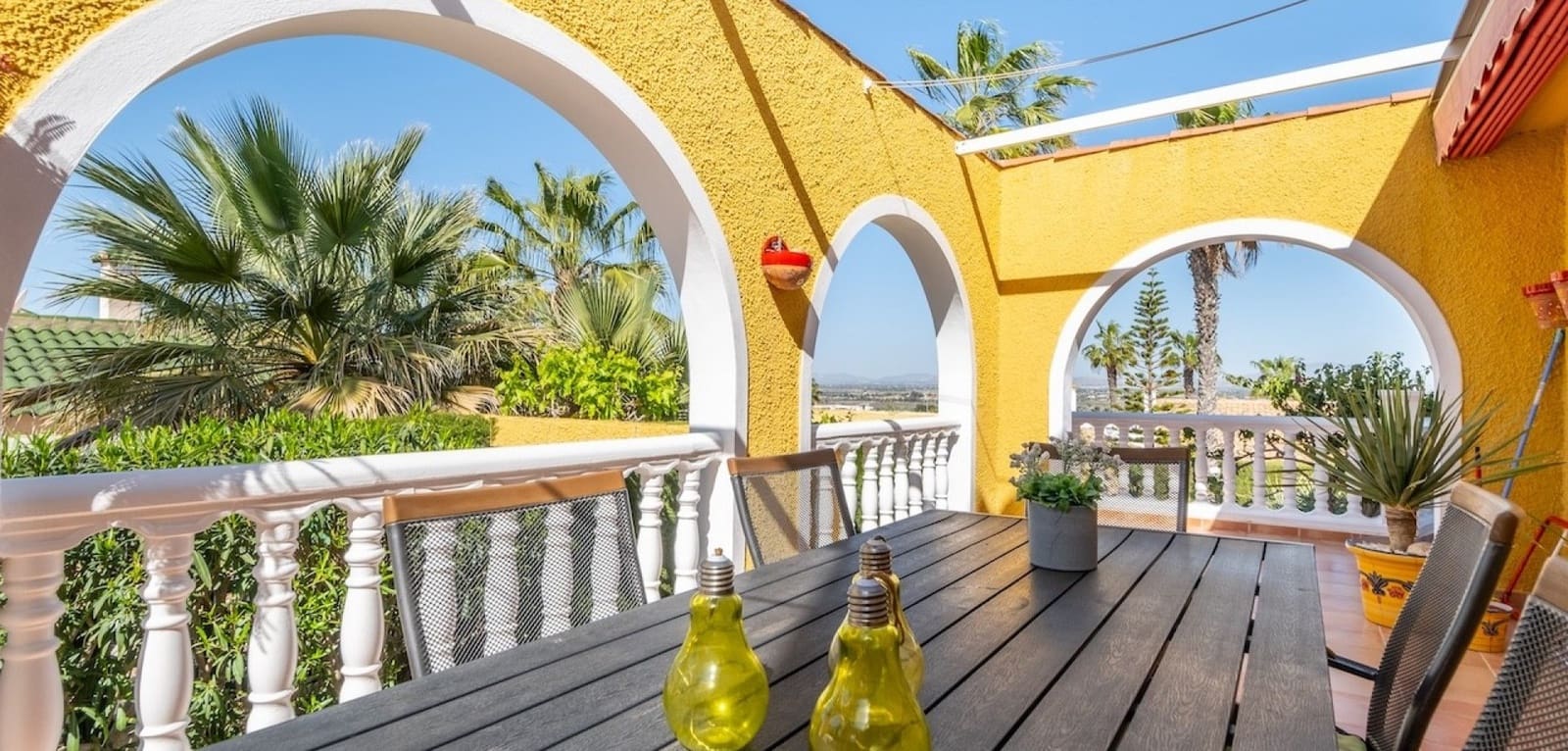 Chalet de 3 habitaciones en Gran Alacant en venta con piscina - 580.000 € (Ref: 9255561)