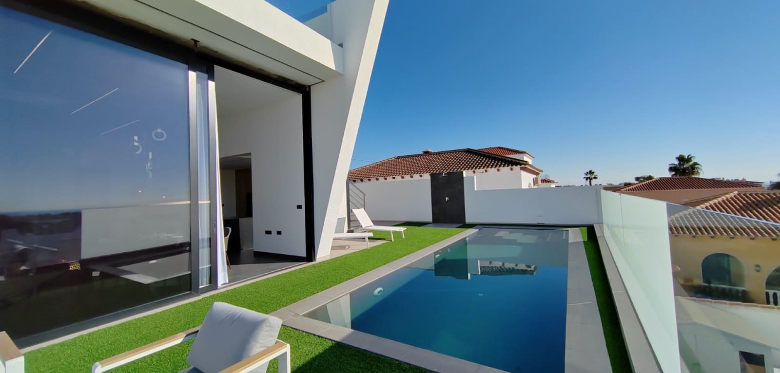 3 slaapkamer Villa te koop in Torrevieja met zwembad garage - € 650.000 (Ref: 9273170)