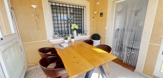 4 bedroom Villa for sale in Villamartin, Orihuela with pool - € 379,000 (Ref: 9289516)