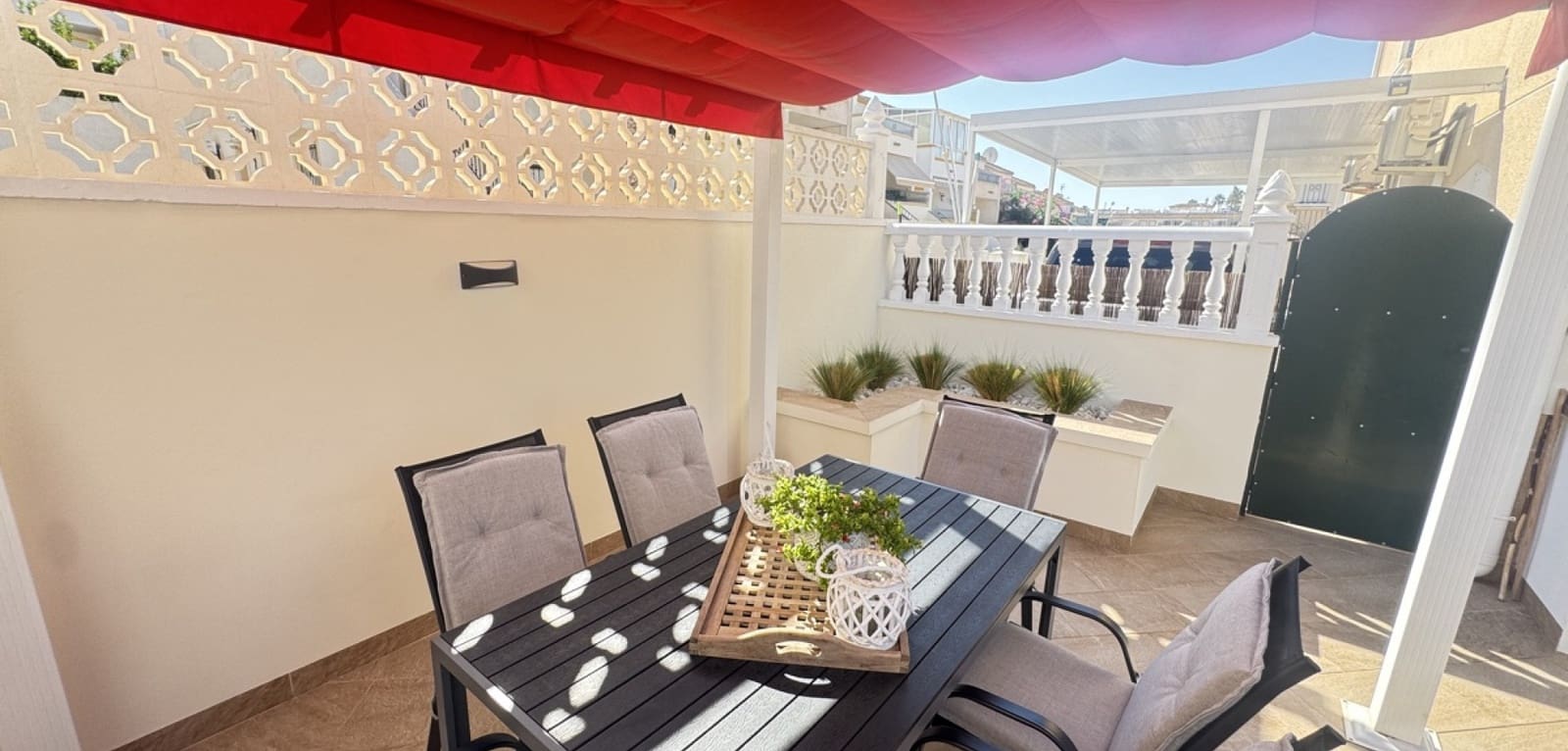 4 soveværelse Villa til salg i Villamartin med swimmingpool - € 379.000 (Ref: 9289516)