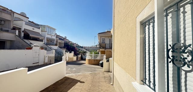 4 bedroom Villa for sale in Villamartin, Orihuela with pool - € 379,000 (Ref: 9289516)