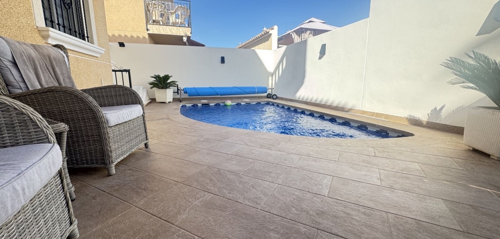 4 soveværelse Villa til salg i Villamartin med swimmingpool - € 379.000 (Ref: 9289516)