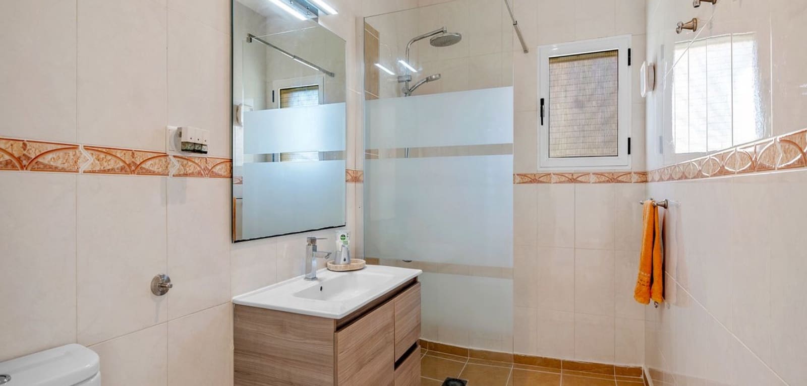 4 soveværelse Villa til salg i Rojales med swimmingpool - € 420.000 (Ref: 9289521)