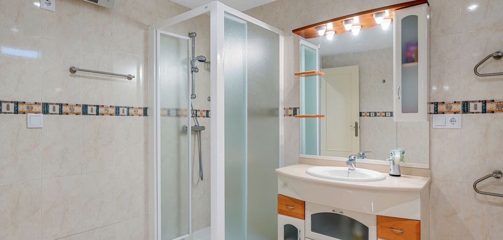 4 soveværelse Villa til salg i Rojales med swimmingpool - € 420.000 (Ref: 9289521)