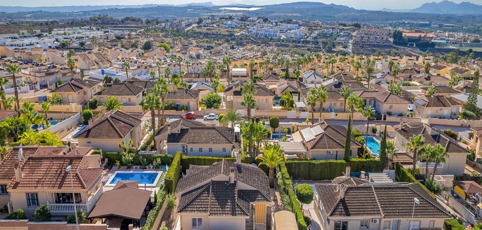 4 soveværelse Villa til salg i Rojales med swimmingpool - € 420.000 (Ref: 9289521)