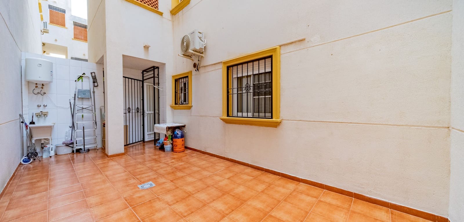 2 makuuhuone Huoneisto myytävänä paikassa Orihuela Costa mukana uima-altaan - 159 000 € (Ref: 9293314)